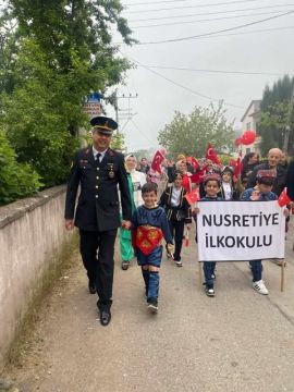 NUSRETİYE İLK OKULUNDA 23 NİSAN ŞENLİĞİ