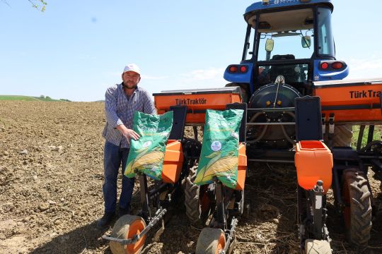 Büyükşehir’in desteğiyle ekim mesaisi başladı